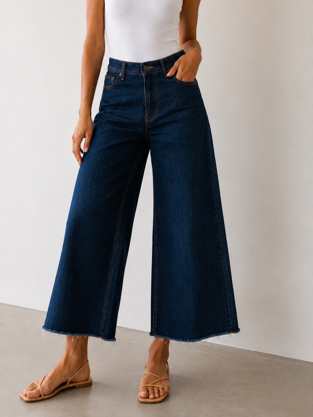 Zara Dark Wash High Rise Wide Leg Culotte Jeans Size 6